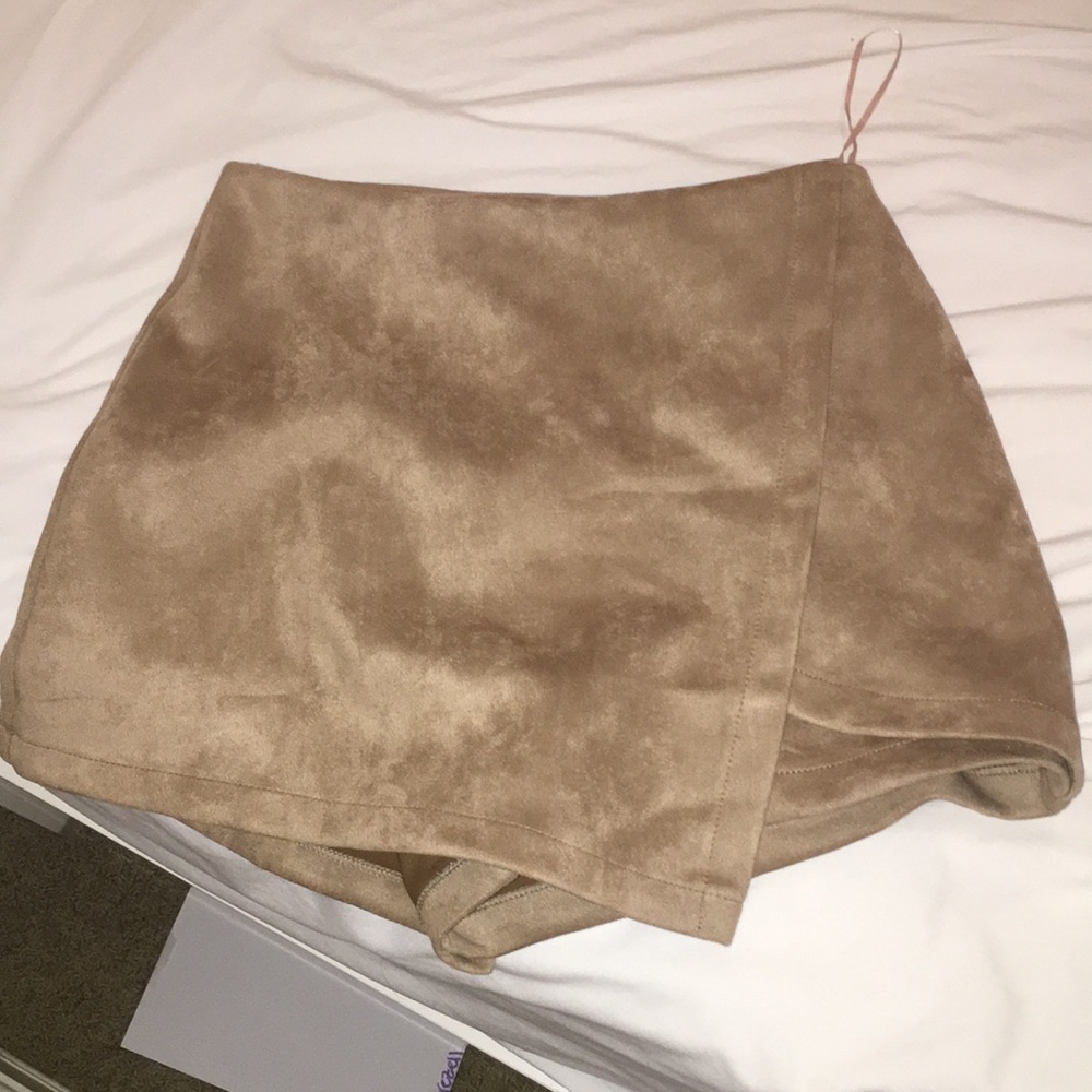 Suede skort new with tags!!!